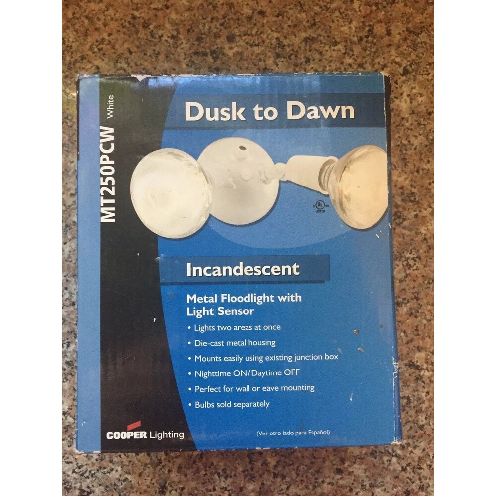Cooper Lighting Dusk to Dawn Incandescent Metal Floodlight w/ Light Sensor White